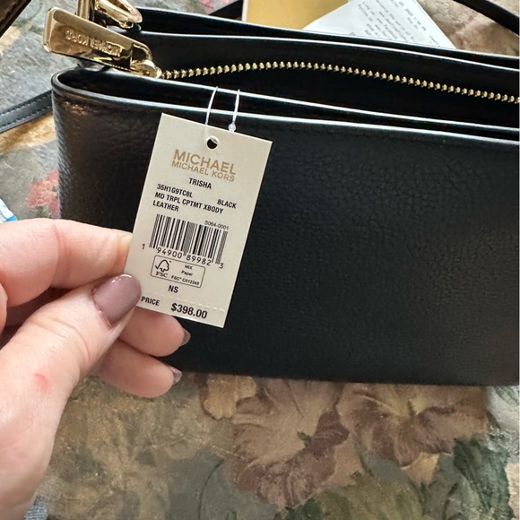 Michael Kors Black handbag/messenger New - Picture 8 of 8